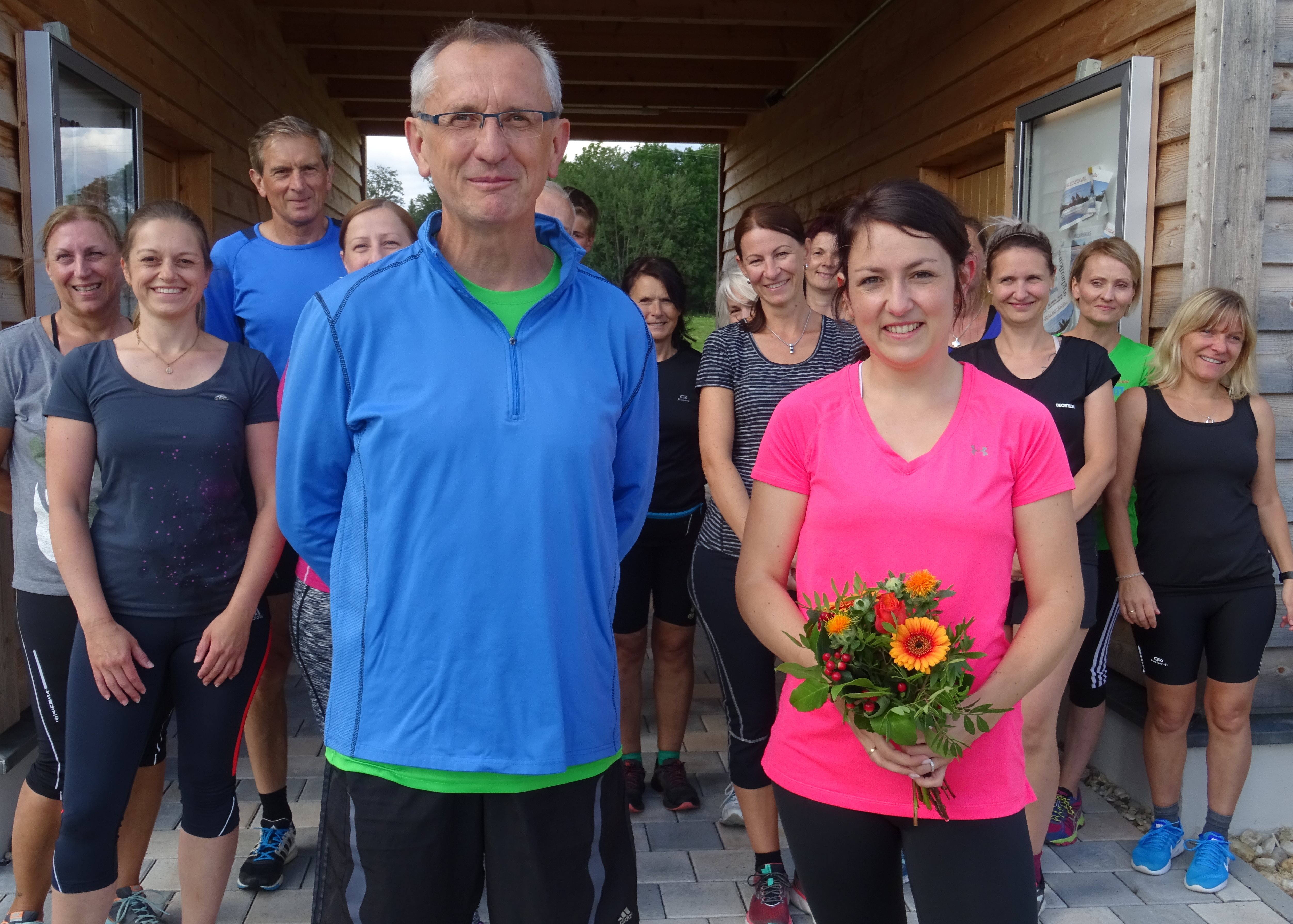 Vorstand Josef Wanninger und das gesamte Lauf 10-Team freuen sich über das neue Mitglied Kristina König.