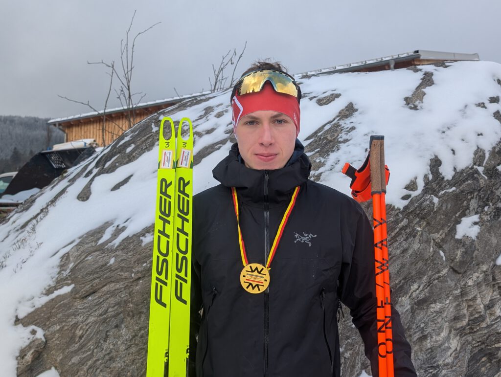 Florian Döringer gewinnt die U20 Wertung beim Deutschlandpokal am Arbersee